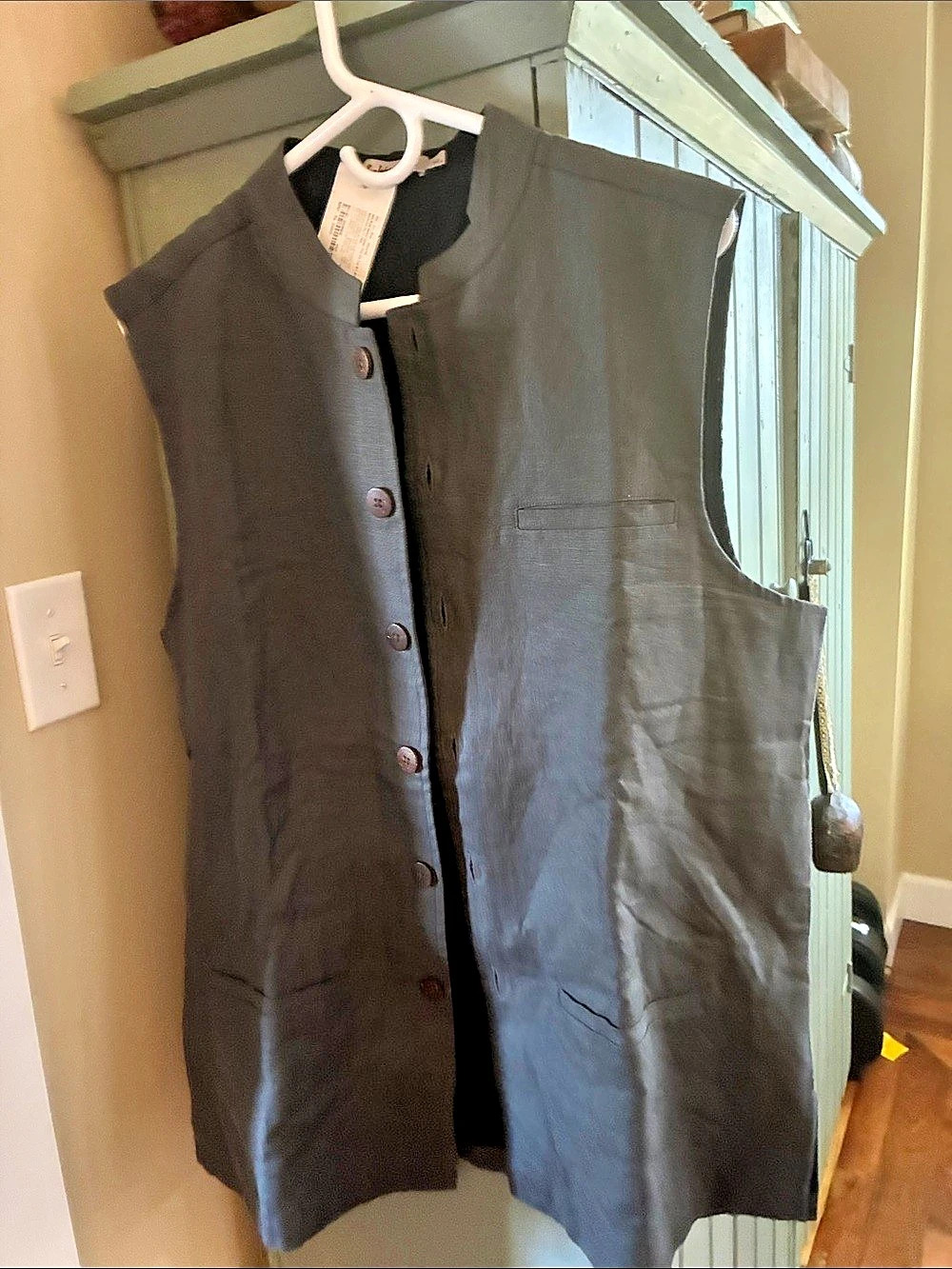 Fabindia Button-Front Vest in dark grey Size 42 NWT. Made in India